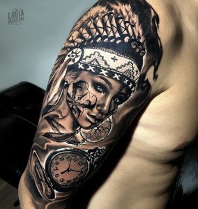 tatuaje_hombro_india_reloj_barcelona_victor_losni 